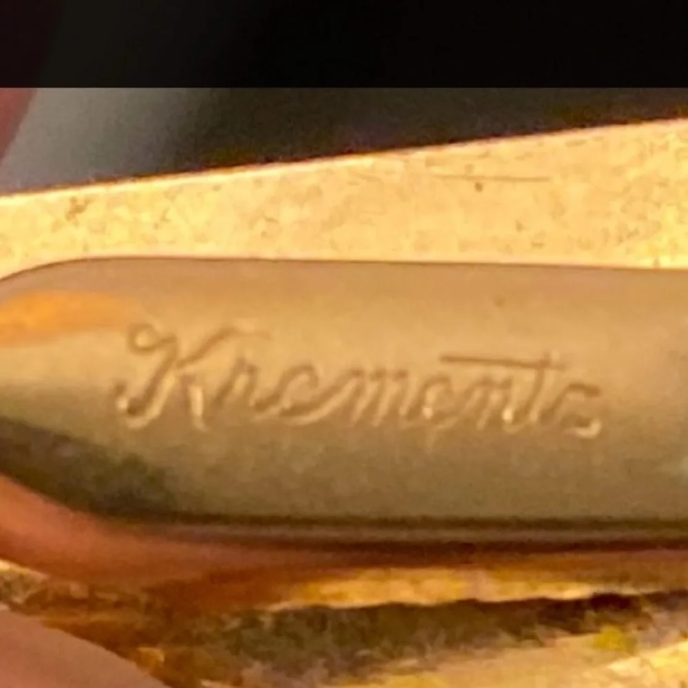 Vintage Krementz gold tone men’s / unisex tie clip with golf clubs